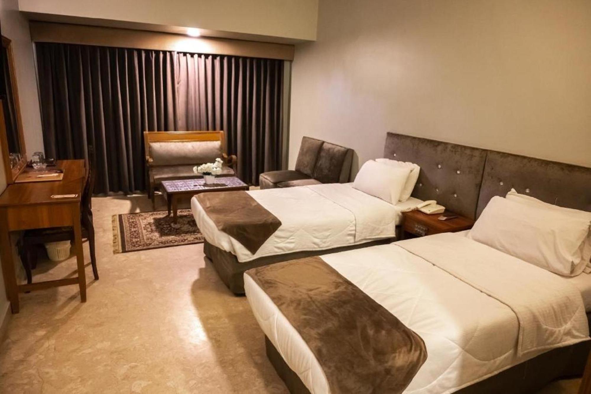 Faran Hotel Karachi Exterior photo