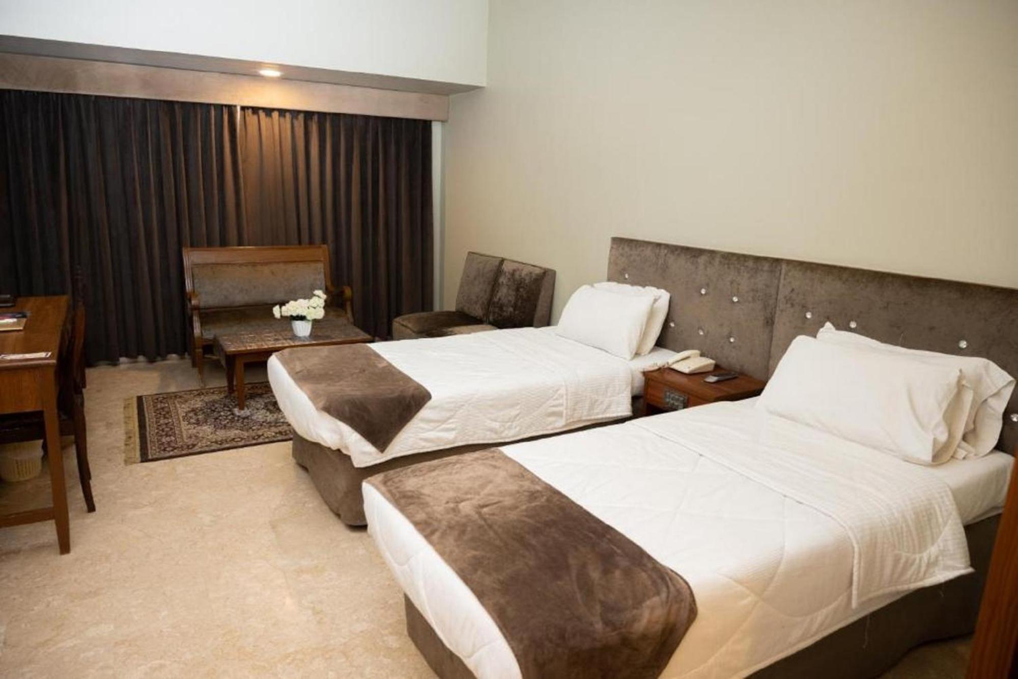 Faran Hotel Karachi Exterior photo